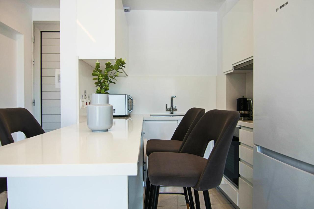 파포스 Phaedrus Living - Seaside Executive Flat Harbour 207 아파트 외부 사진