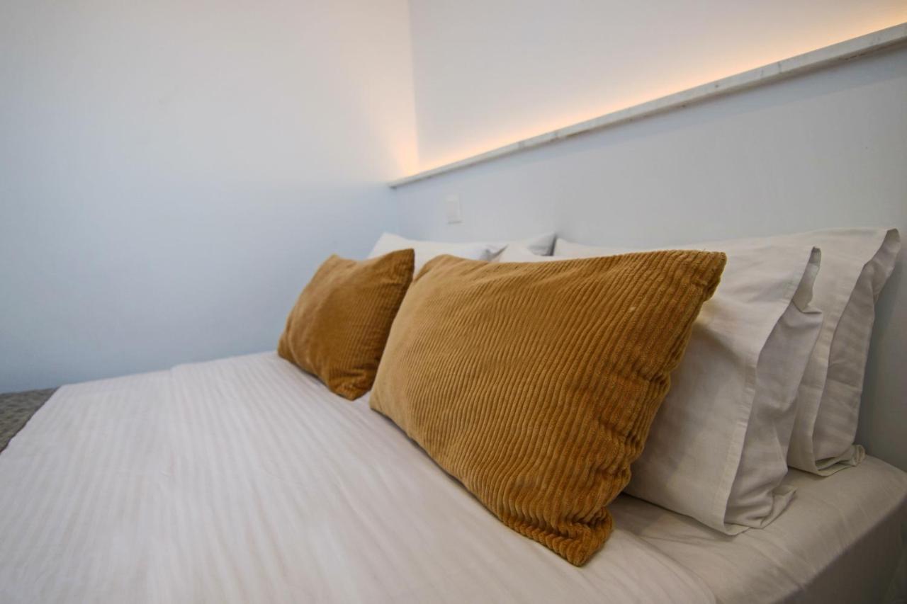 파포스 Phaedrus Living - Seaside Executive Flat Harbour 207 아파트 외부 사진
