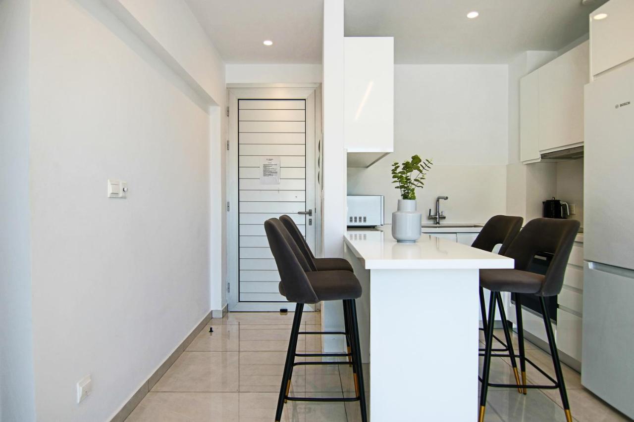 파포스 Phaedrus Living - Seaside Executive Flat Harbour 207 아파트 외부 사진